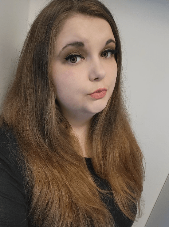 Bilder und Videos einer jungen Curvvy BBW Studentin