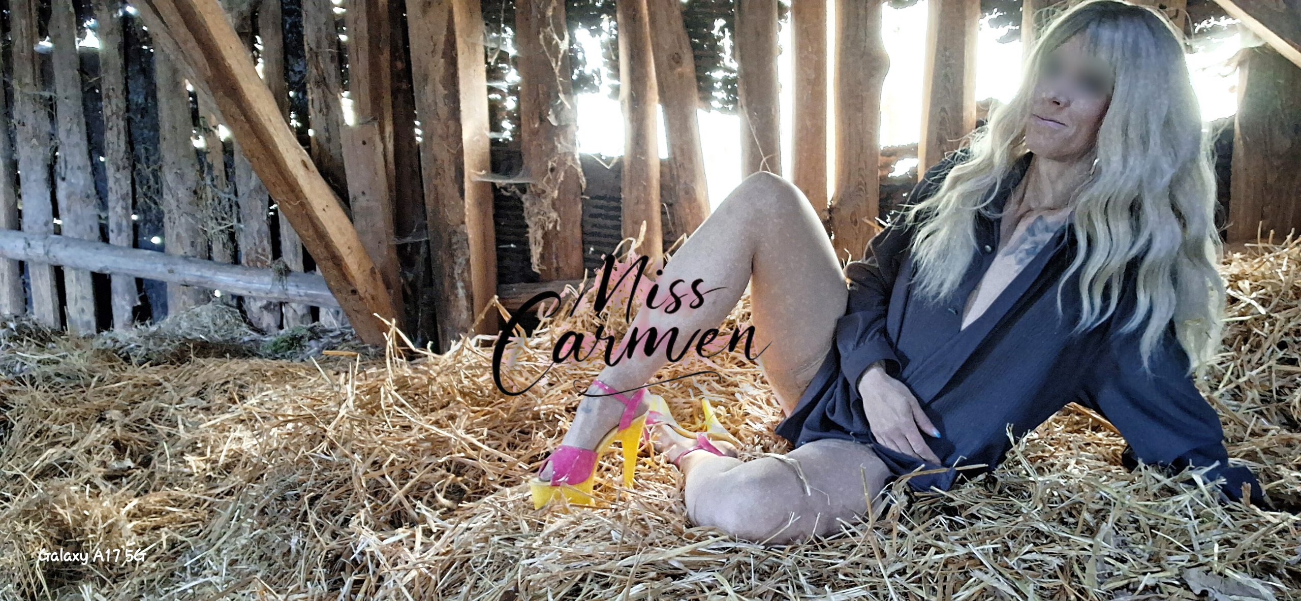 In der Scheune sind sexy Bilder entstanden